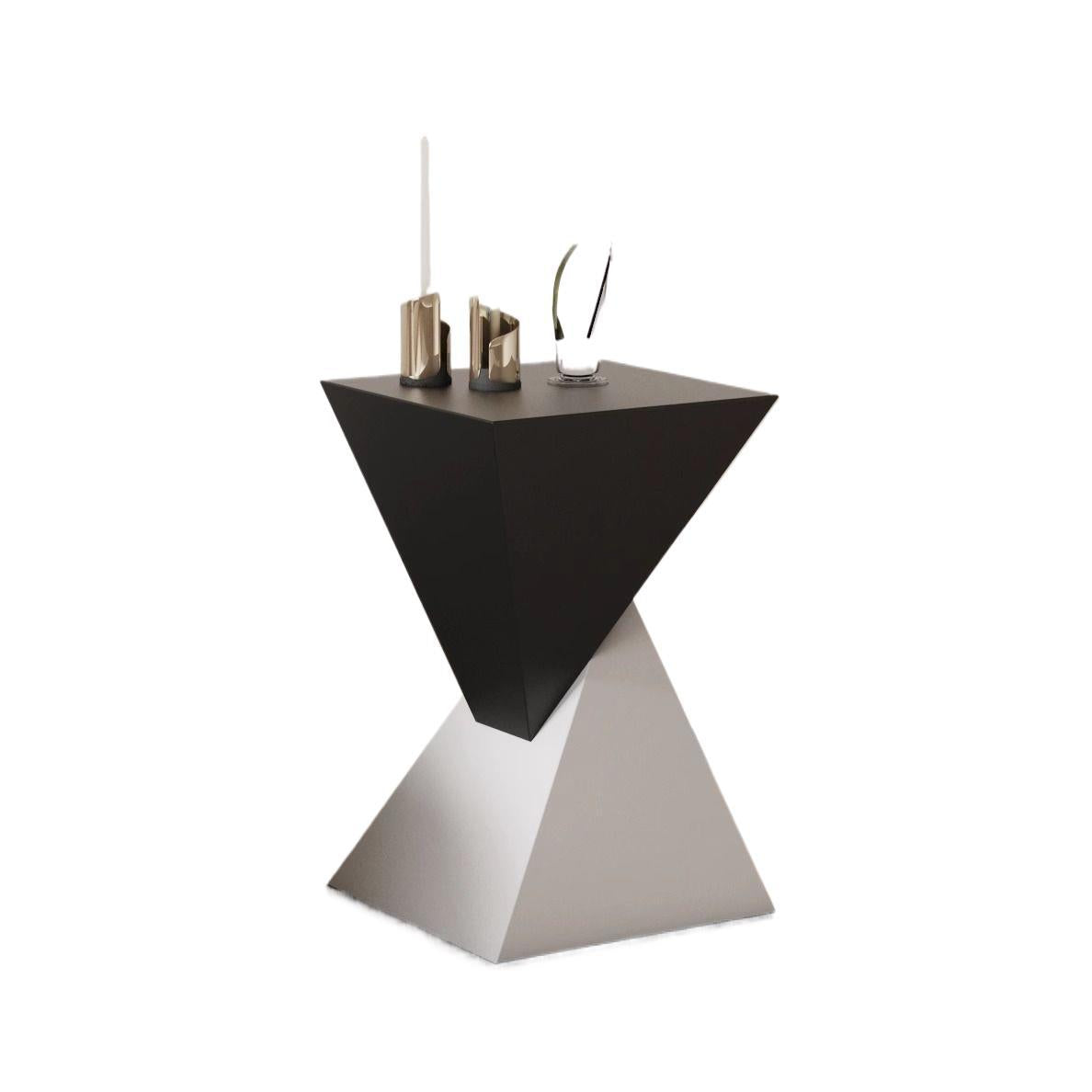 Modern Minimalist Triangular Carbon Steel Side Table For Living Room