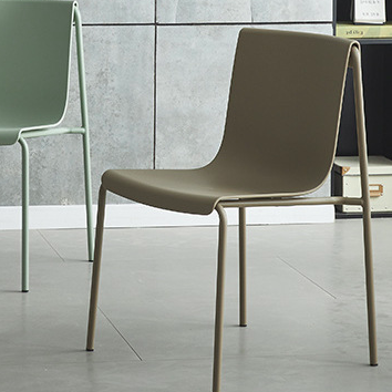 Contemporary Nordic Square PP Plastic Carbon Steel Legs Stackable Dining Chair For Living Room