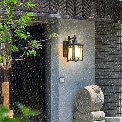 Traditional Chinese Waterproof Lantern Shaped Aluminum Glass 1-Light Outdoor Wall Sconce Lamp For Garden