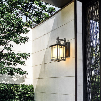 Traditional Chinese Waterproof Lantern Shaped Aluminum Glass 1-Light Outdoor Wall Sconce Lamp For Garden