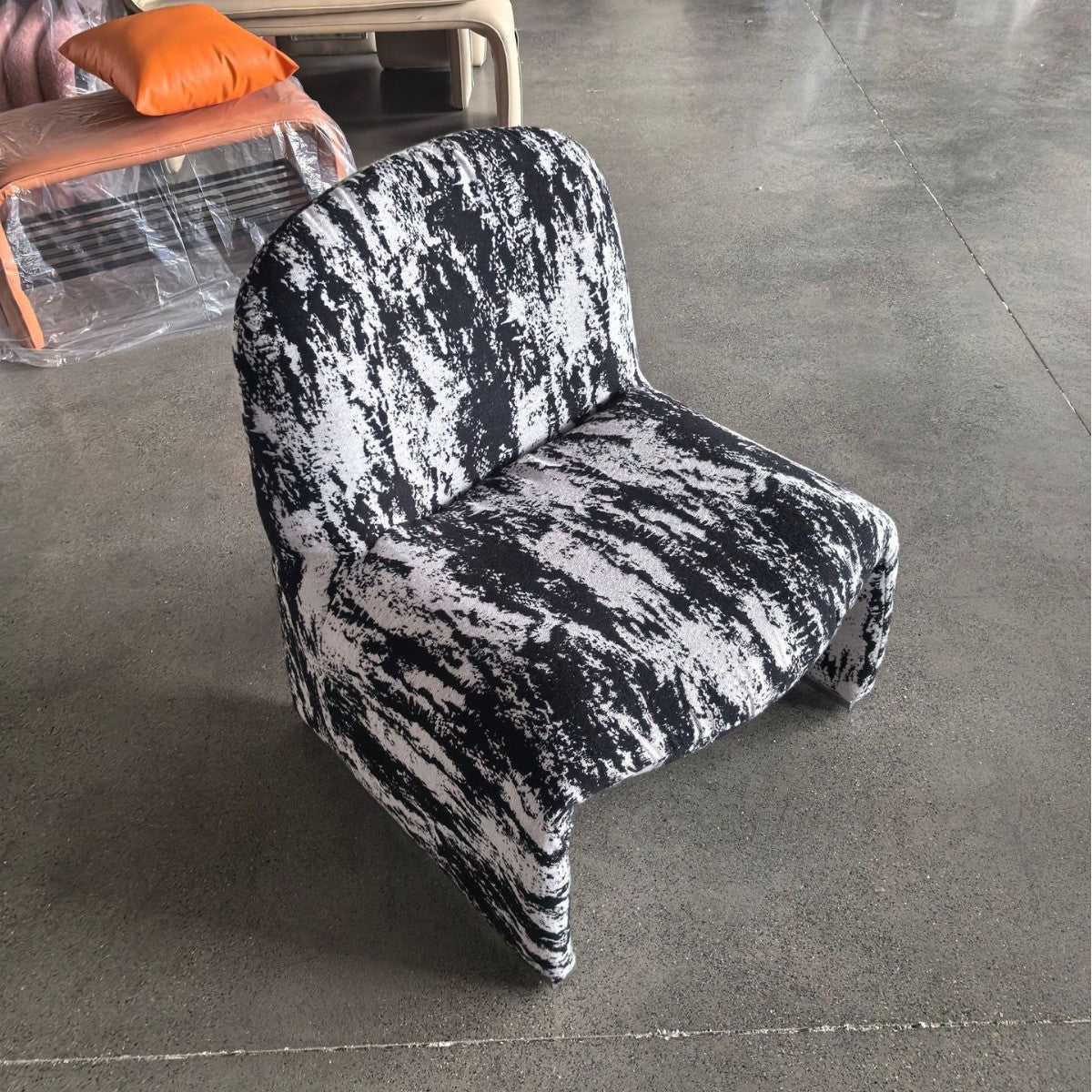 Contemporary Nordic Curved Rectangular Sherpa Fabric Cotton Linen Solid Wood Accent Chair Backrest Armless For Living Room