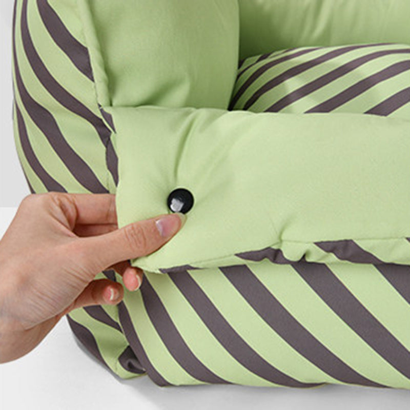 Contemporary Creative Rectangular Nylon-Woven Iron Oxford Fabric Anti-Slip Dotted Fabric Car Cat Bed Dog Bed For Bedroom