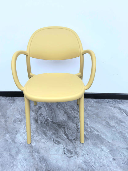 Modern Minimalist PP Plastic Round Curved Dining Chair Backrest Armrests For Dining Room