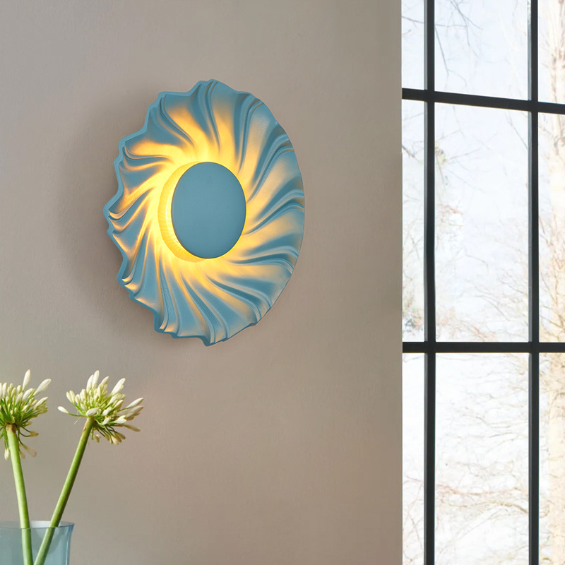Modern Art Deco Resin Swirl-Shaped LED Wall Sconce Lamp For Living Room