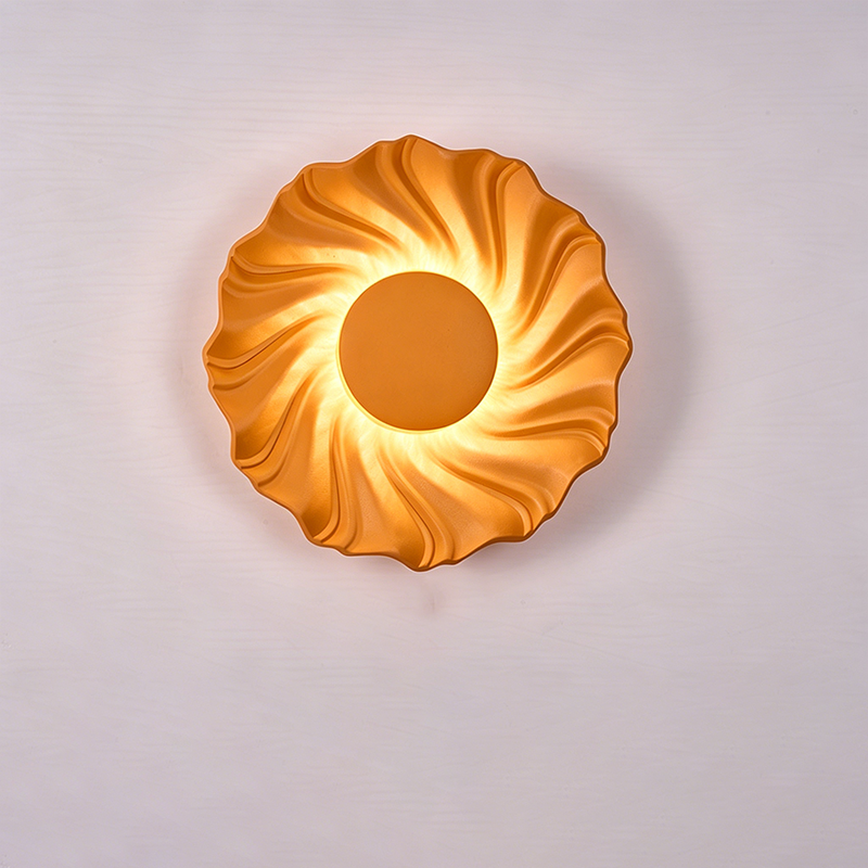 Modern Art Deco Resin Swirl-Shaped LED Wall Sconce Lamp For Living Room