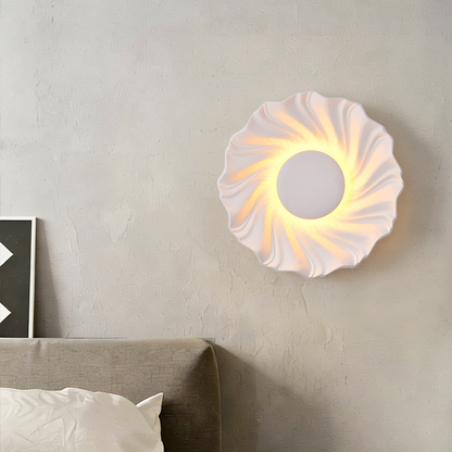 Modern Art Deco Resin Swirl-Shaped LED Wall Sconce Lamp For Living Room