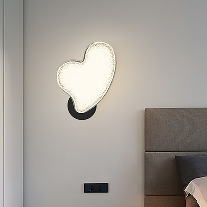 Contemporary Nordic Hardware Acrylic Heart-Shaped LED Wall Sconce Lamp For Living Room & Bedroom