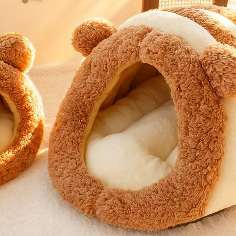 Contemporary Creative Alpaca Wool Arctic Fleece Bear-Shaped Cat Bed For Living Room & Bedroom