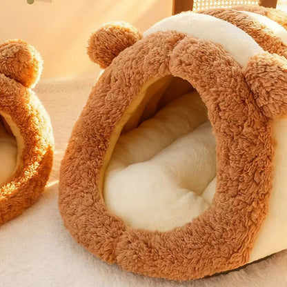 Contemporary Creative Alpaca Wool Arctic Fleece Bear-Shaped Cat Bed For Living Room & Bedroom