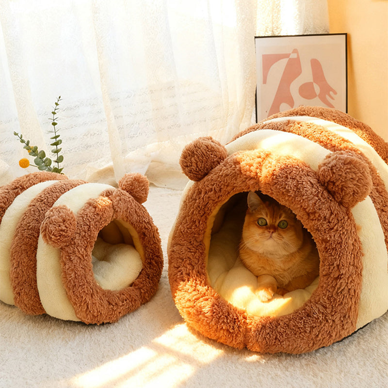 Contemporary Creative Alpaca Wool Arctic Fleece Bear-Shaped Cat Bed For Living Room & Bedroom