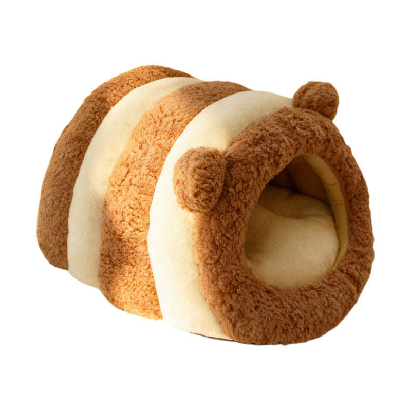 Contemporary Creative Alpaca Wool Arctic Fleece Bear-Shaped Cat Bed For Living Room & Bedroom