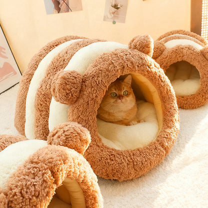 Contemporary Creative Alpaca Wool Arctic Fleece Bear-Shaped Cat Bed For Living Room & Bedroom