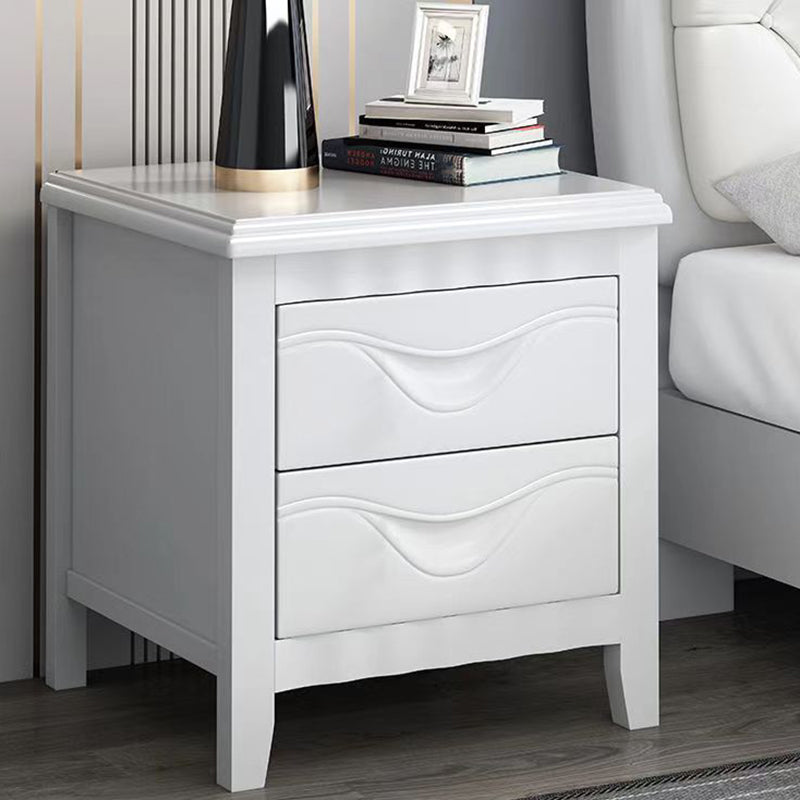 Traditional Vintage Square Rubberwood Medium-Density Fiberboard Nightstand 2-Drawer For Bedroom