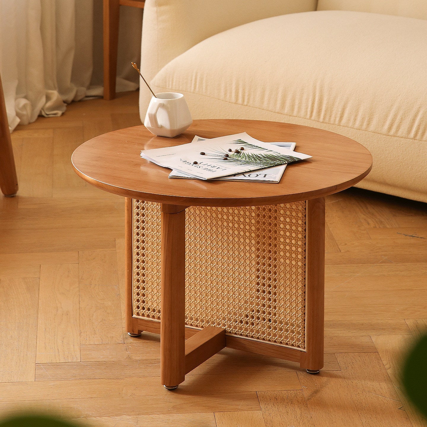 Traditional Vintage Round Rubberwood Solid Wood PE Rattan Coffee Table For Living Room