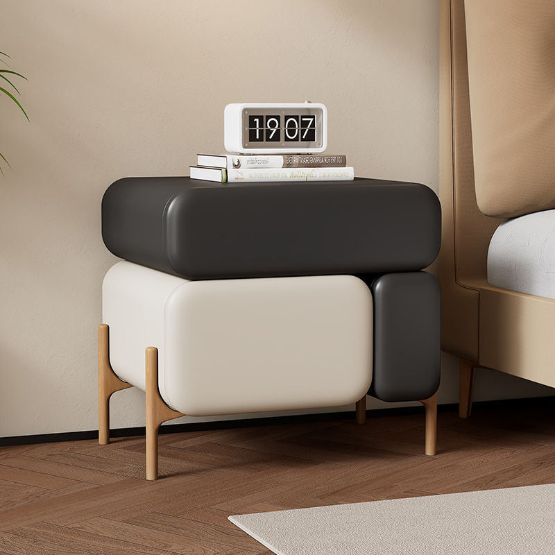 Modern Minimalist Rectangular Cat-Scratch-Resistant Leather Solid Wood Medium Density Fiberboard Nightstand 3-Drawer 4-Leg For Bedroom