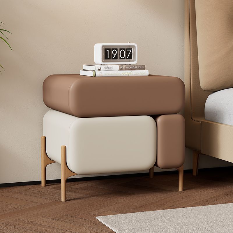 Modern Minimalist Rectangular Cat-Scratch-Resistant Leather Solid Wood Medium Density Fiberboard Nightstand 3-Drawer 4-Leg For Bedroom