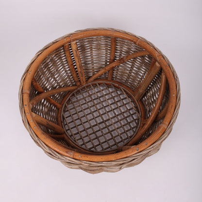 Traditional Vintage Round Rattan Coffee Table - Solid Wood: Hand-Woven, Rustic Charm, Durable Craftsmanship & Timeless Aesthetic For Living Room & Veranda