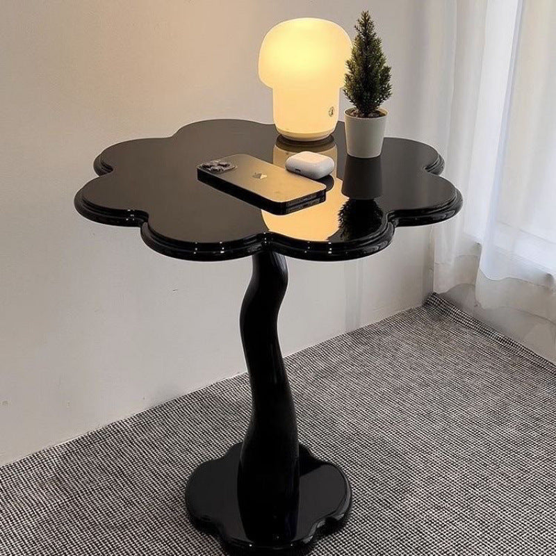 Modern Minimalist Petal-Shaped Medium Density Fiberboard End Table For Living Room