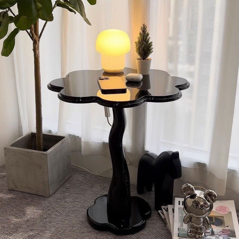 Modern Minimalist Petal-Shaped Medium Density Fiberboard End Table For Living Room