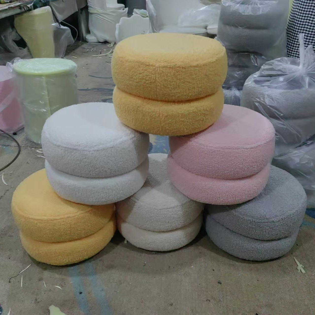 Modern Minimalist Sherpa Fabric Solid Wood Flat Round Low Stool For Living Room