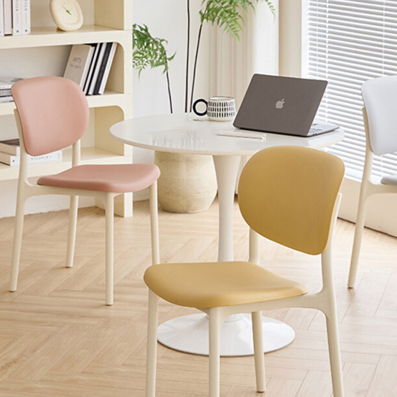 Contemporary Nordic PP Plastic Curved Dining Chair Backrest Armless For Dining Room