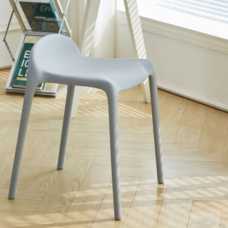Modern Minimalist Curved PP Plastic Stackable Dining Chair Backless Armless For Dining Room