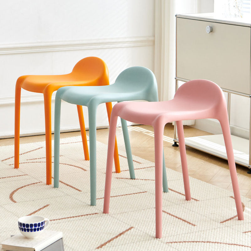 Modern Minimalist Curved PP Plastic Stackable Dining Chair Backless Armless For Dining Room
