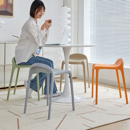 Modern Minimalist Curved PP Plastic Stackable Dining Chair Backless Armless For Dining Room