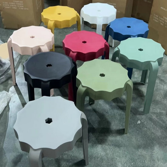 Modern Minimalist PP Petal-Shaped Stackable Low Stool For Living Room