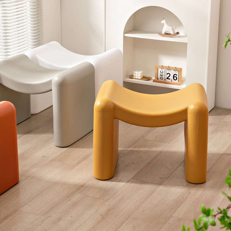 Contemporary Nordic Curved Seat PE Portable Stackable Footstool Low Stool For Living Room