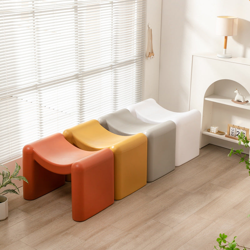 Contemporary Nordic Curved Seat PE Portable Stackable Footstool Low Stool For Living Room