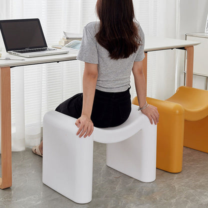 Contemporary Nordic Curved Seat PE Portable Stackable Footstool Low Stool For Living Room