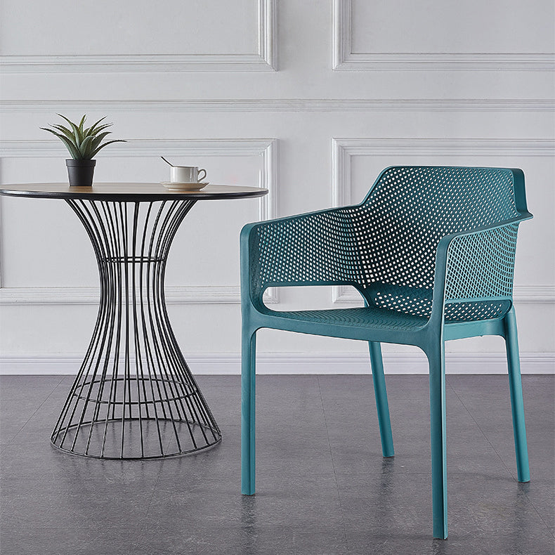 Contemporary Scandinavian Square Hollow PP Stackable Dining Chair Armrest For Dining Room