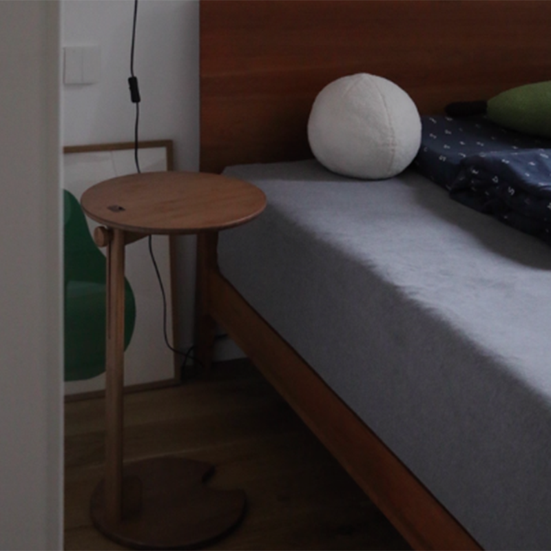 Modern Minimalist Crescent Shape Bamboo Adjustable End Table 1-Tier For Living Room & Bedroom