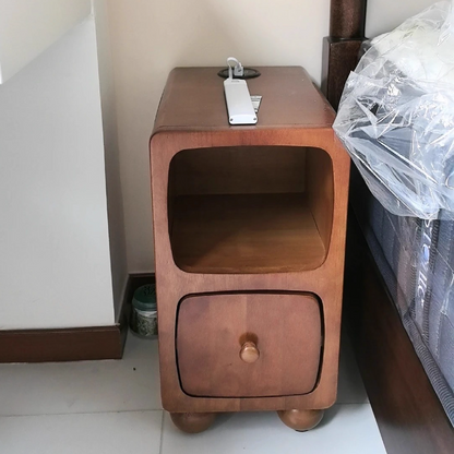 Traditional Vintage Solid Wood & Metal Rectangular Curved Nightstand With 1 Drawer For Bedroom