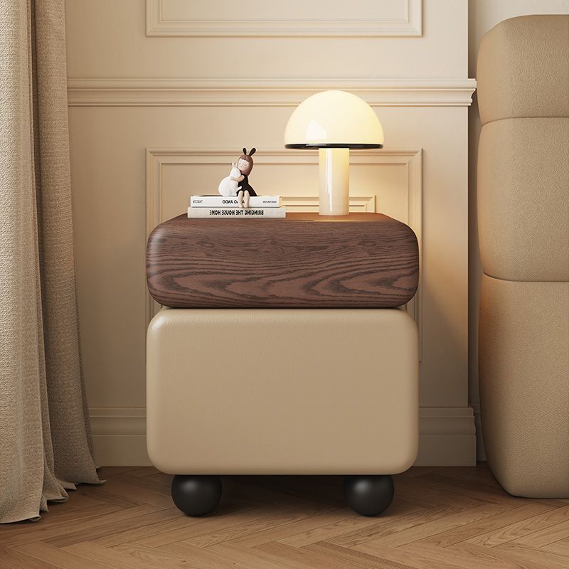 Traditional Vintage Square & Rectangular MDF Solid Wood Plywood Wood Pine Wood Microfiber Leather Nightstand 2-Drawer for Bedroom