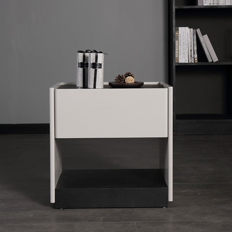 Premium Wood Veneer Nightstand - Sleek Design & Durable Build Bedside Table 1-Drawer For Bedroom
