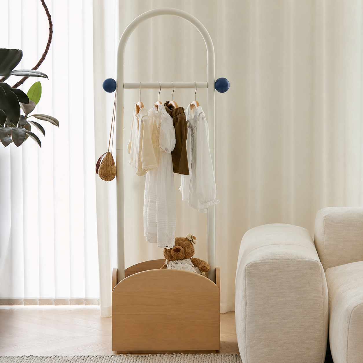 Space-Saving Kids Wardrobe Stand - Adjustable Carbon Steel Frame & Beech Wood Base Hall Tree For Entryway & Hallway